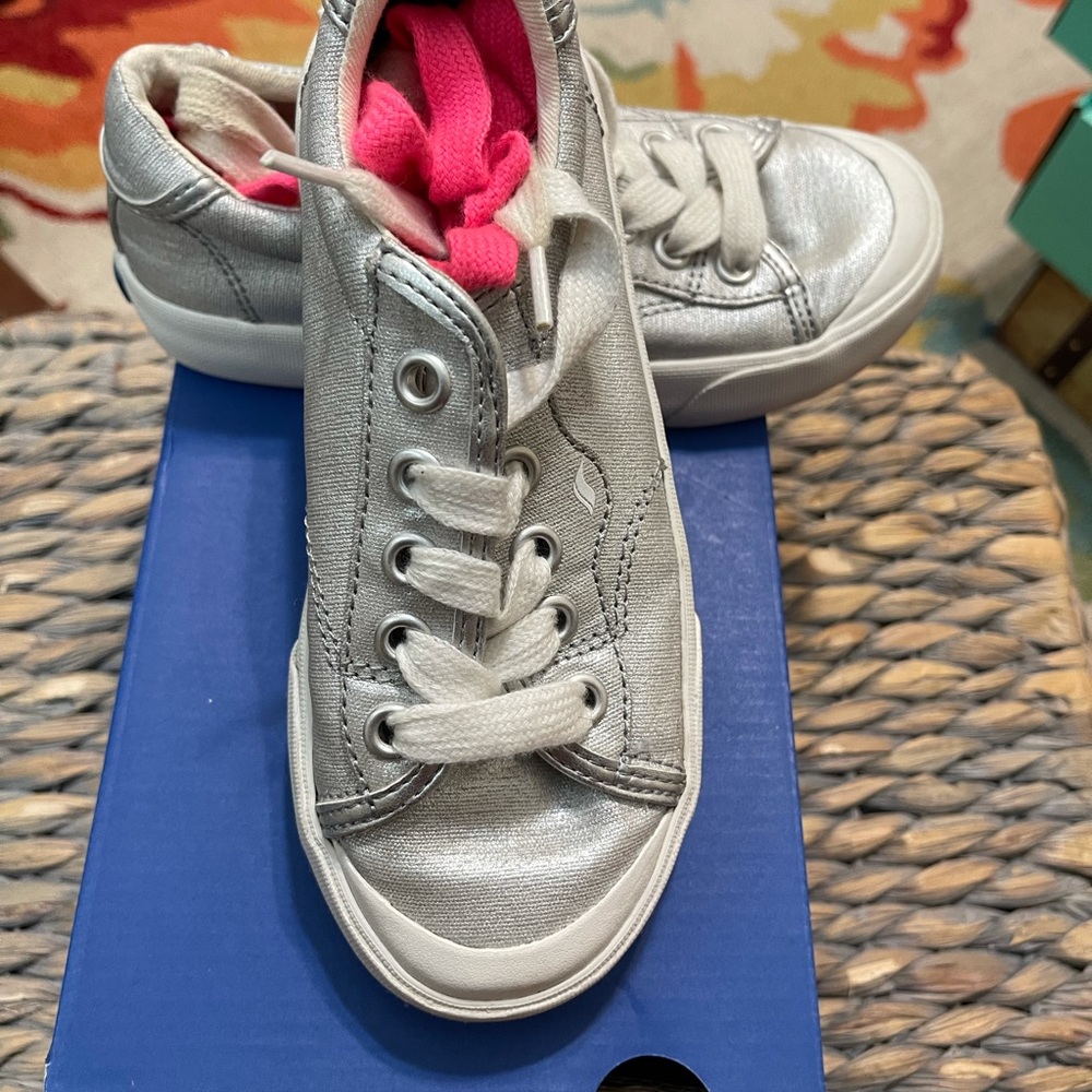 Girls Sz. 11.5 Silver Keds